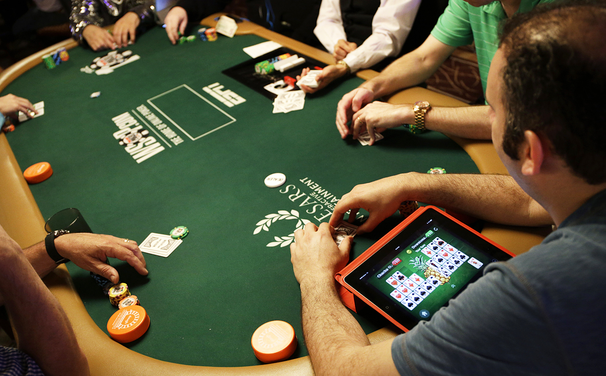 The Psychology of Poker: Reading Your Opponents at the Casino Table